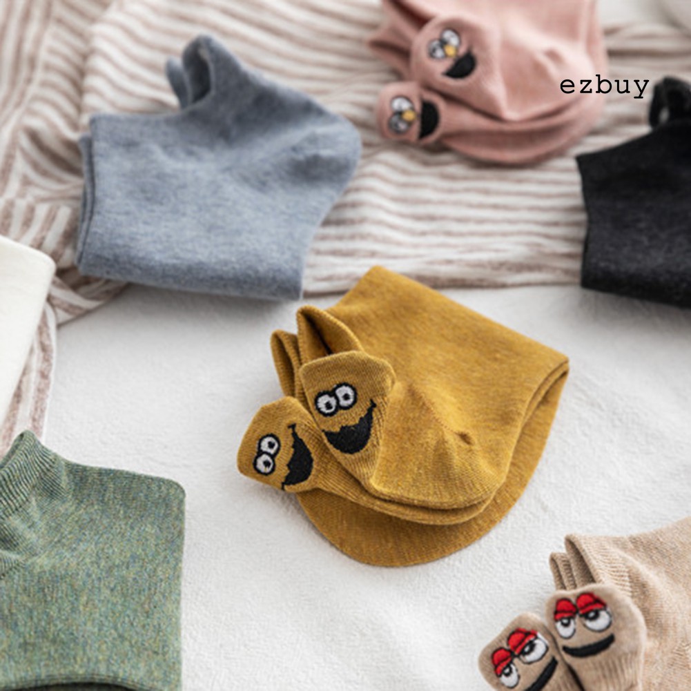 Đôi Tất Cotton Ngắn Hoạ Tiết Thêu Xinh Xắn Cho Nữ