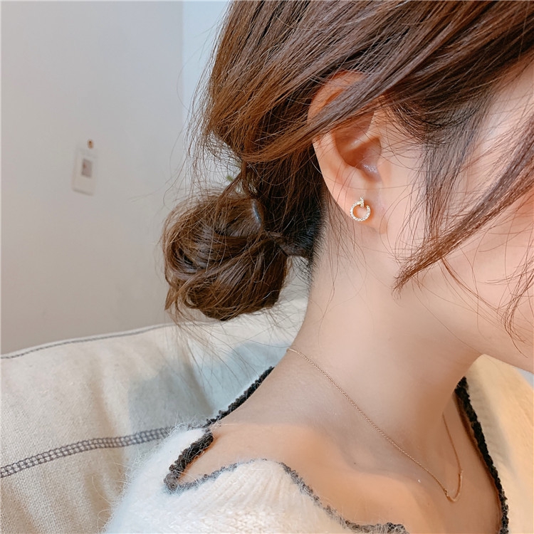 Cặp tai đính đá sáng lấp lánh thời trang Hàn Quốc sang trọng