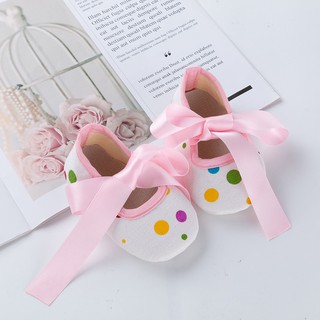 Bộ trang phục 4 món đáng yêu cho bé