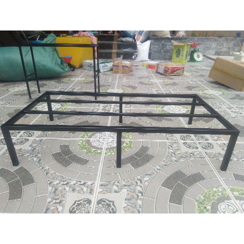 Kệ thép Dài 100cm. Rộng 40cm. Cao 20cm.6 chân. Hộp thép 2x2cm. 6 chân
