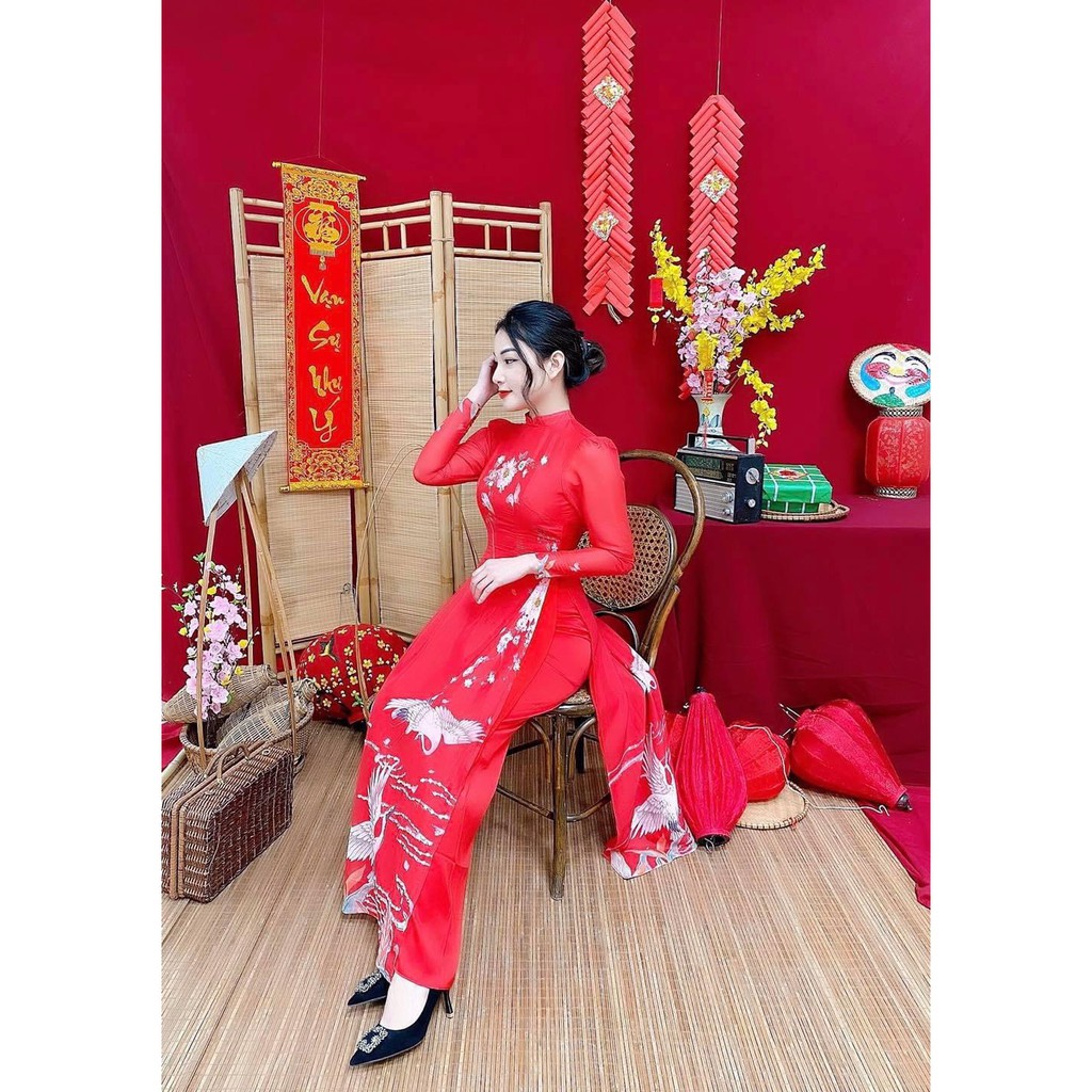 ÁO DÀI TRUYỀN THỐNG ĐÍNH CƯỜM MÀU ĐỎ HẠC 4 TÀ CHÂT LIỆU TƠ Ý CAO CẤP | BigBuy360 - bigbuy360.vn