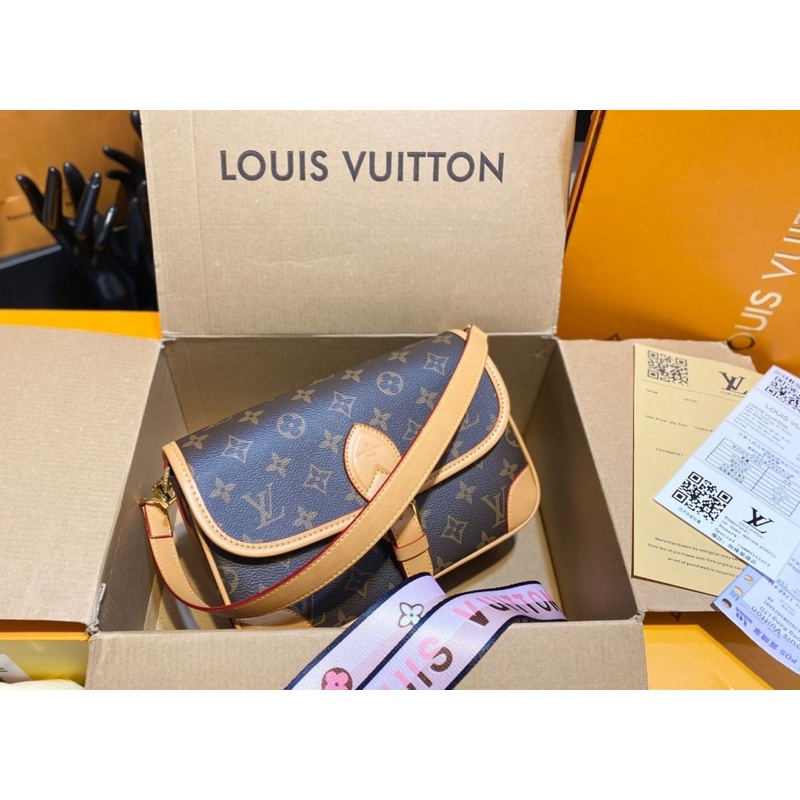 Túi xách nhữ Lv Diane 2022 box nam châm