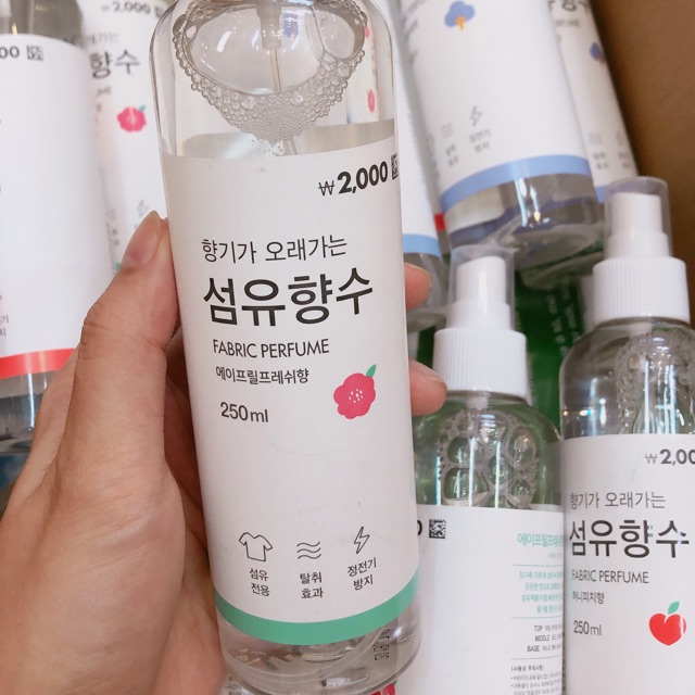 Xịt thơm quần áo Hàn quốc