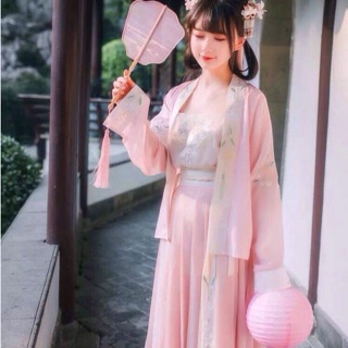 Hán phục hồng thêu thỏ