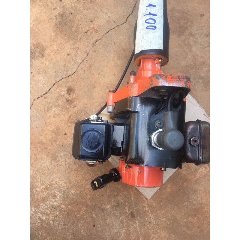 Máy cắt cỏ nhật bãi