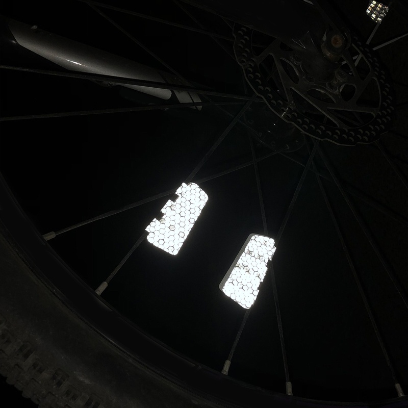 Set 4 Miếng Dán Phản Quang Cảnh Báo Cho Căm Xe Đạp