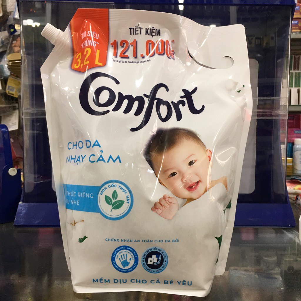Nước xả vải Comfort cho da nhạy cảm hương phấn túi 3.2 lít