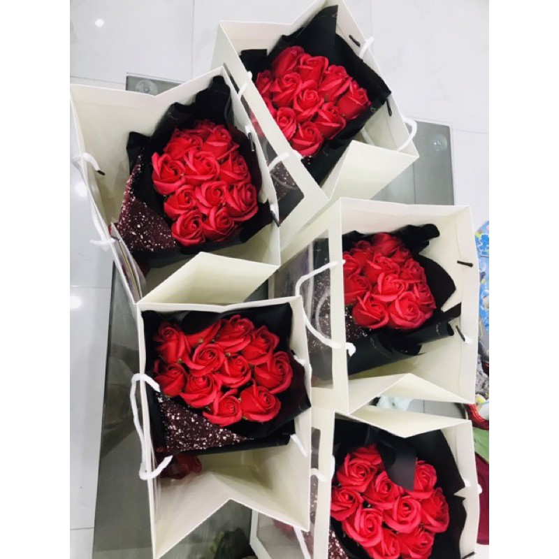 Hoa sáp bó 11b kèm túi thiệp