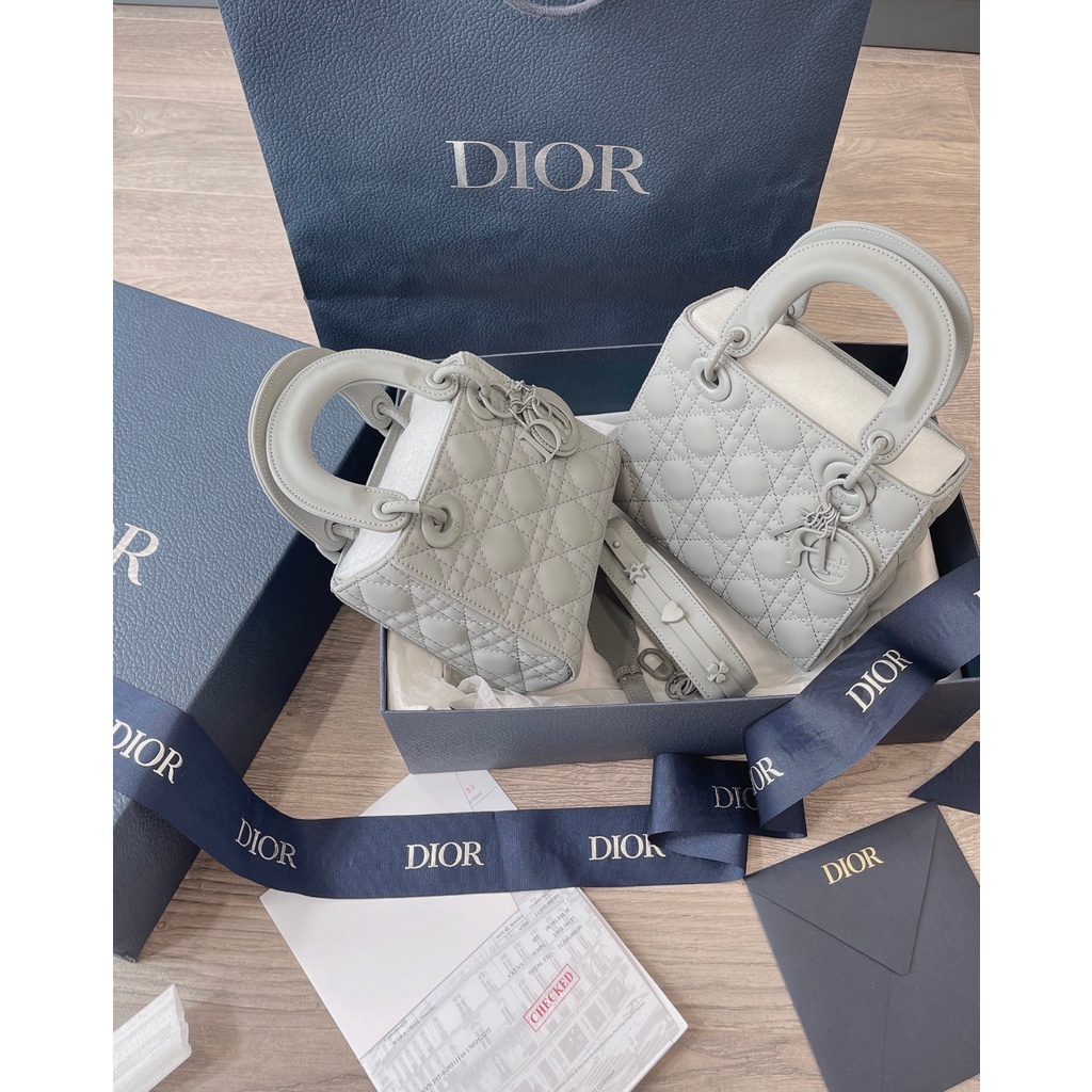 Túi Xách Di.or Lady Ultra Matte Màu Sắc: Ghi, Size: 17 và 20cm