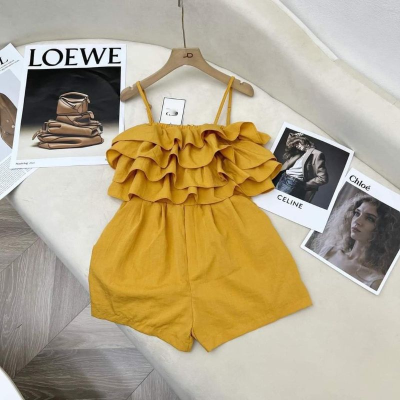 Jumpsuit 2 dây nhún bèo, jum đùi ngắn. xinh xắn dễ thương 😘