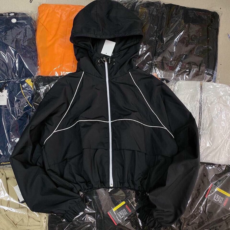 Áo khoát croptop vải dù 2 lớp