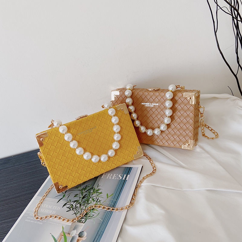 Túi Đeo Chéo Hình Vuông Cỡ Nhỏ Đính Ngọc Trai Phối Dây Xích Thời Trang Sang Trọng Cho Nữ