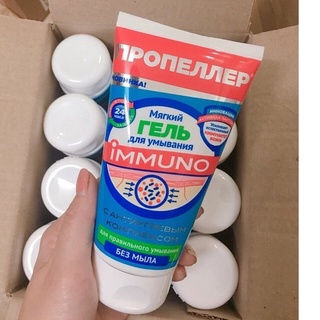 Sữa rửa mặt ngừa mụn immuno dạng gel.