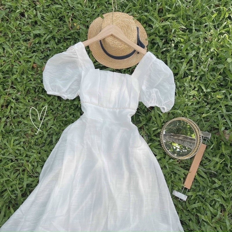 ĐẦM MIDI TRẮNG CỔ VUÔNG XẾP LI VIỀN CƯỜM