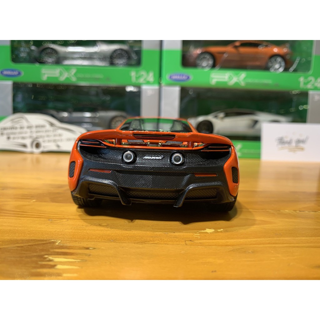 Xe mô hình trưng bày McLaren 675LT tỉ lệ 1:24 hãng Welly màu Cam