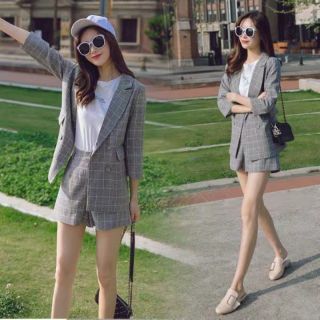 Vest xám quần đùi
