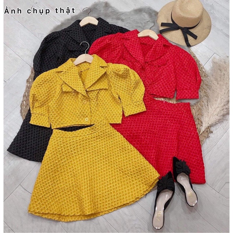 Set gấm xốp áo croptop tay phồng chân váy xòe