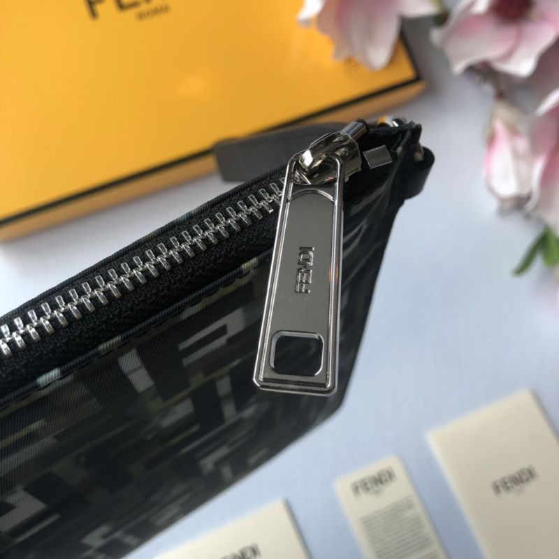 clutch cầm tay nam dáng dài kéo khóa có quai cầm tay họa tiết chữ F Fendi FD