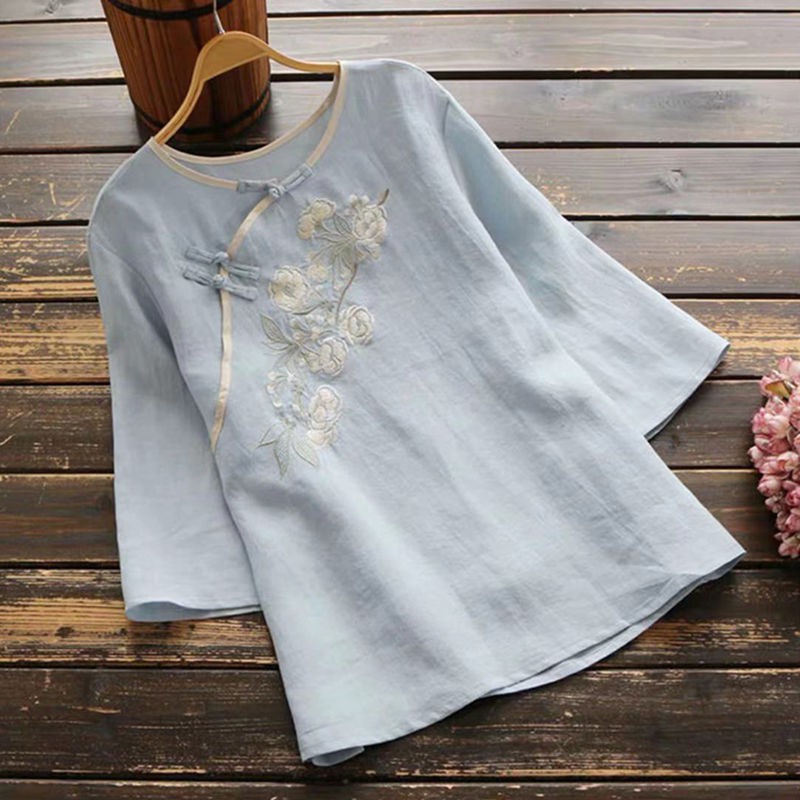 Áo Sơ Mi Cotton Trắng Dáng Rộng In Hoa Văn Dân Tộc Cổ Điển Có Nút Cài Phong Cách Trung Hoa Cổ Điển Thời Trang Mùa Hè Mới Cho Nữ 3 / 4