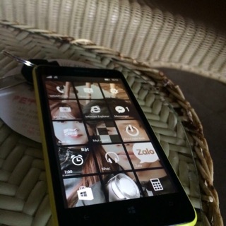 Điện thoại Nokia Lumia 625 - 8GB