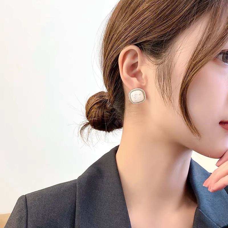 Khuyên tai đính hạt cổ điển đơn giản - Maben