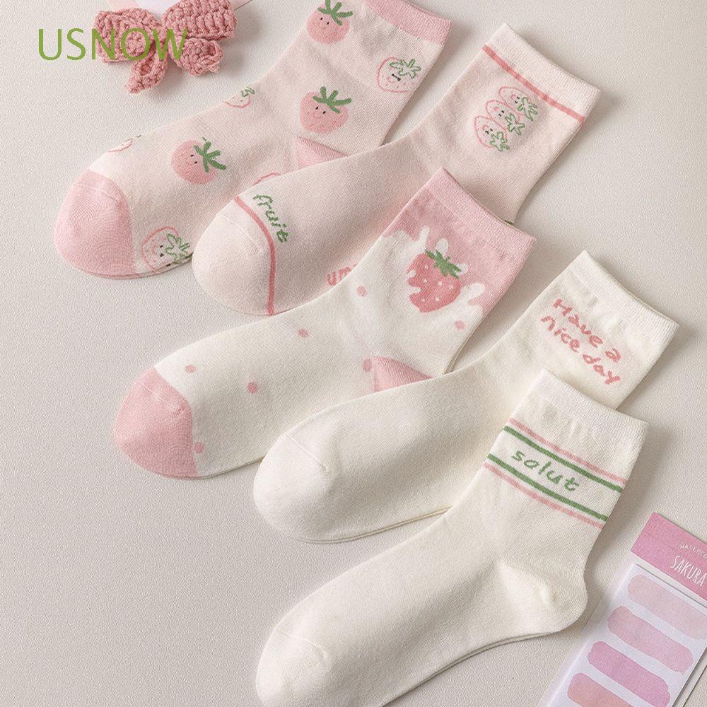 Đôi vớ họa tiết trái dâu dễ thương bắt mắt