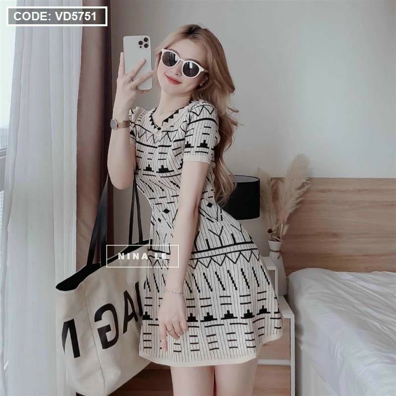 Đầm len thổ cẩm cổ tròn hoạ tiết thổ cẩm form xoè