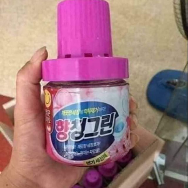 Chai tẩy bồn cầu
