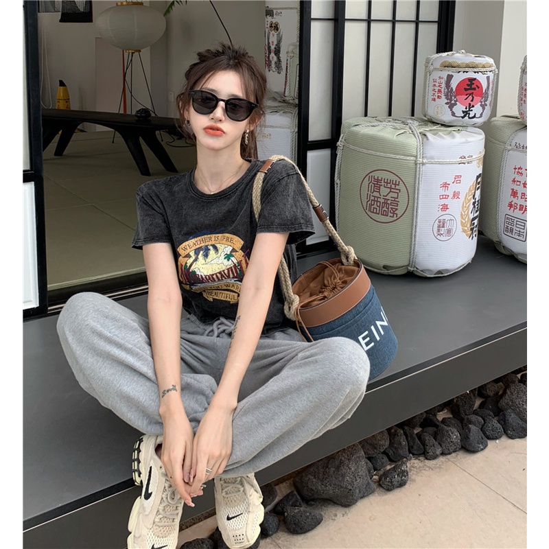 Áo thun croptop QADCOL in họa tiết phong cách cổ điển cá tính cho nữ