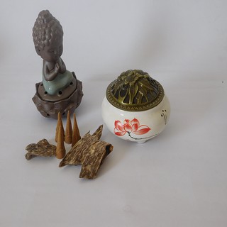 Nhang nụ trầm hương