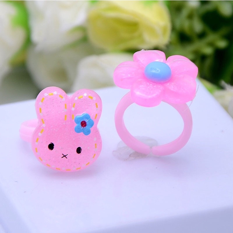 Nhẫn nhựa hoạt hình cho bé