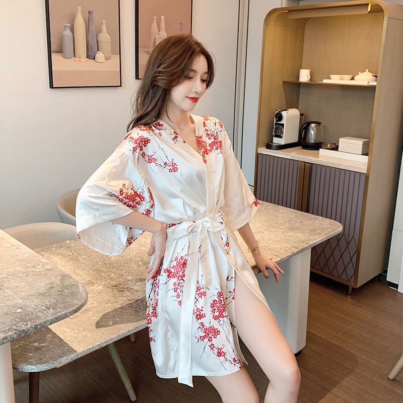 Japanese kimono sexy nightgown short sleeved spring and summer pajamas women's real ice silk thin bathrobe girls' home c