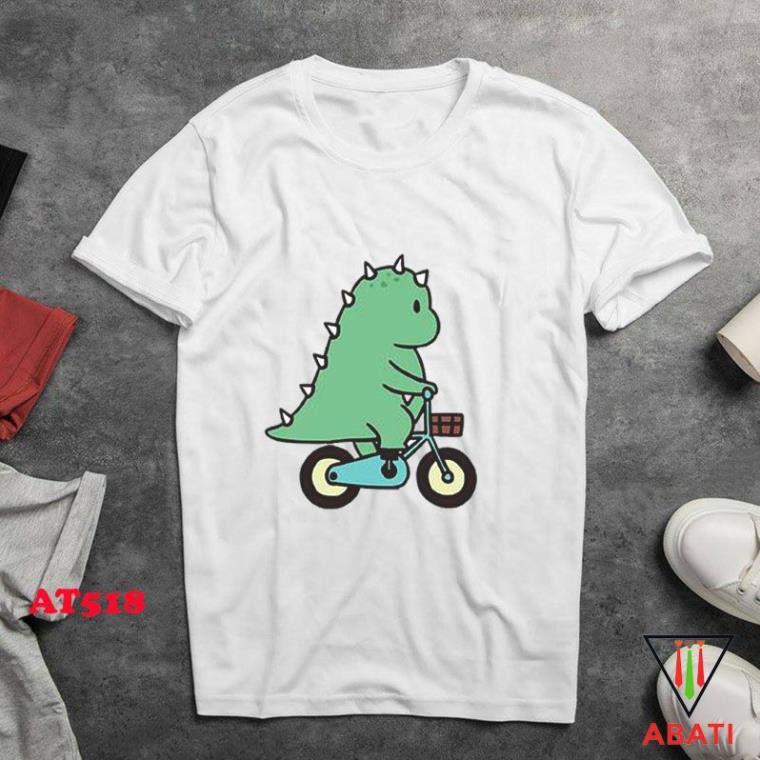 🔥XẢ HÀNG🔥 Áo thun đôi nam nữ rẻ đẹp in hình Khủng Long Con Đạp Xem dễ thương cá tính AT518A
