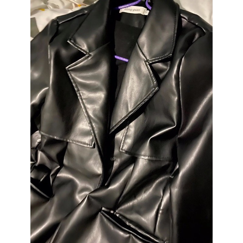 Áo khoác da cổ vest kèm đai eo