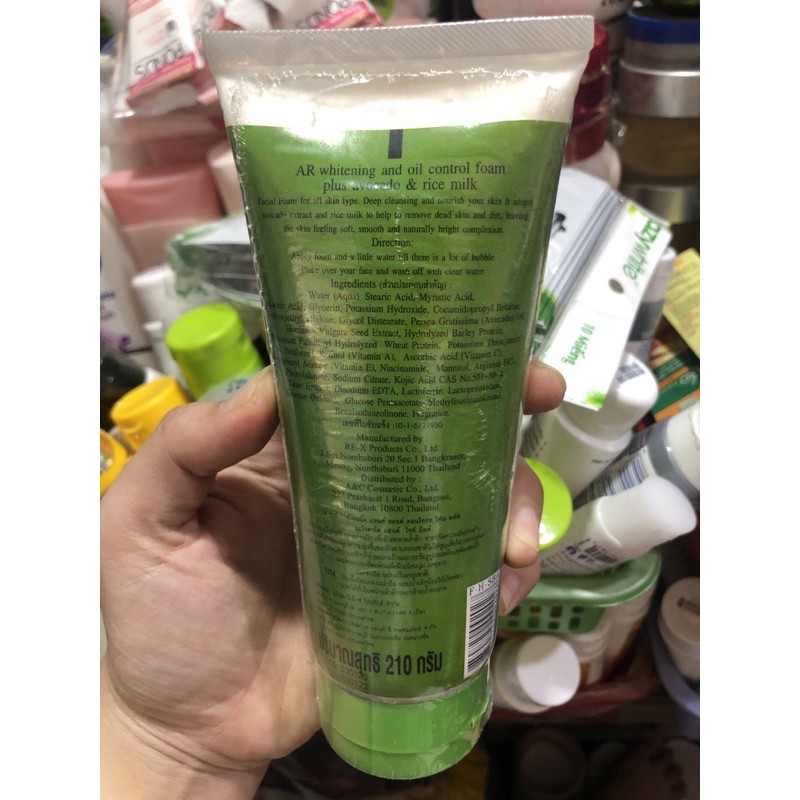 Sửa rửa mặt Trái Bơ