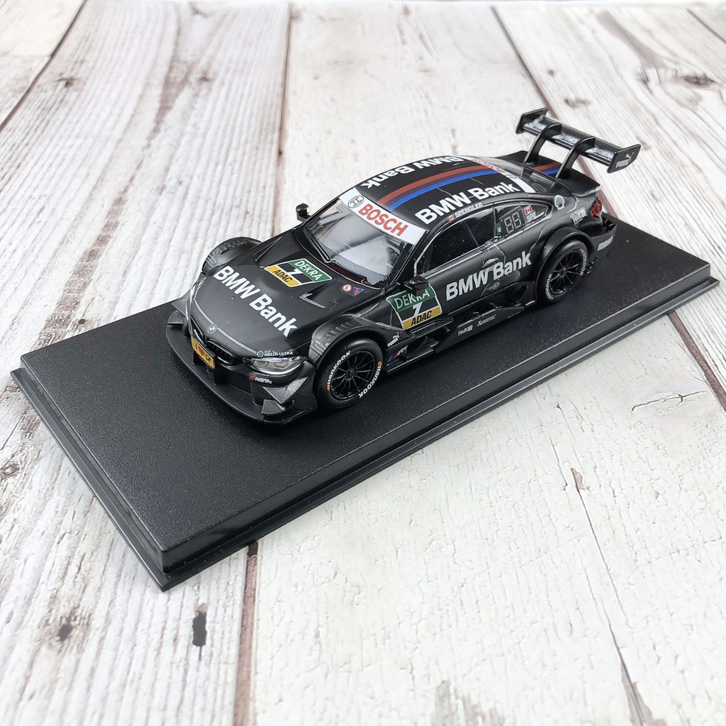 Xe mô hình xe đua BMW M4 DTM tỉ lệ 1:43 có đế trưng bày và hộp đựng trong suốt