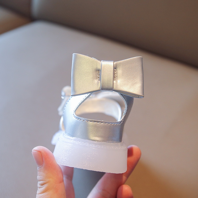 Xăng đan Da Bóng Đế Mềm Chống Trượt Đính Đá Phối Nơ Xinh Xắn Dành Cho Bé Gái 2-18 Tuổi