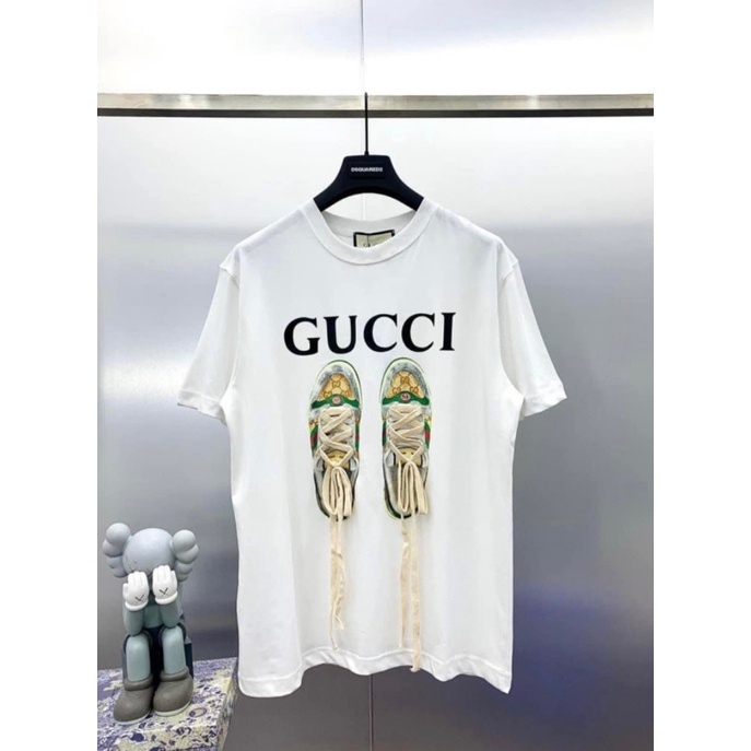 Áo phông hoạ tiết đôi giầy, chất đẹp không xù ko phai | BigBuy360 - bigbuy360.vn