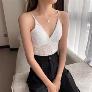 Áo lót ren dáng lửng phù hợp mặc với vest/ blazer - là một trong những em áo bra siêu tôn dáng 😉 A2213