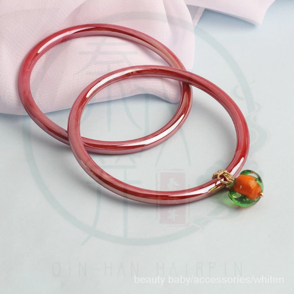 Vòng đeo tay thiết kế có chuông kiểu dáng màu sắc đẹp mắt thời trang dành cho nữ