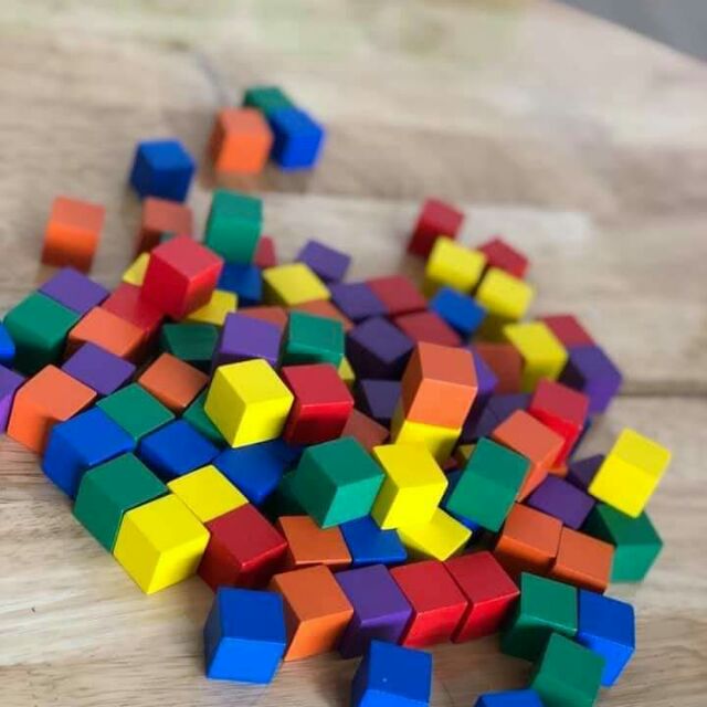100 khối vuông màu cỡ 2x2cm