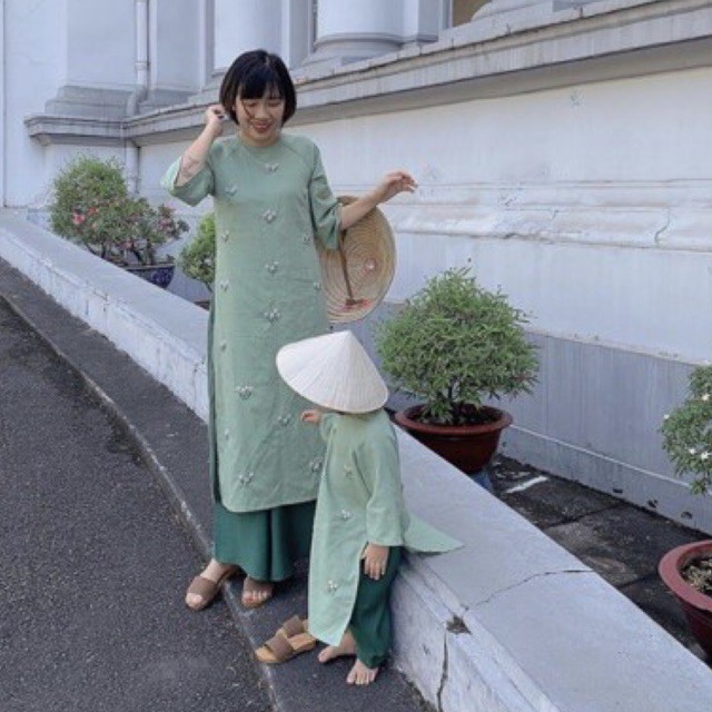 Thanh lý bộ áo dài mẹ và bé mang tết