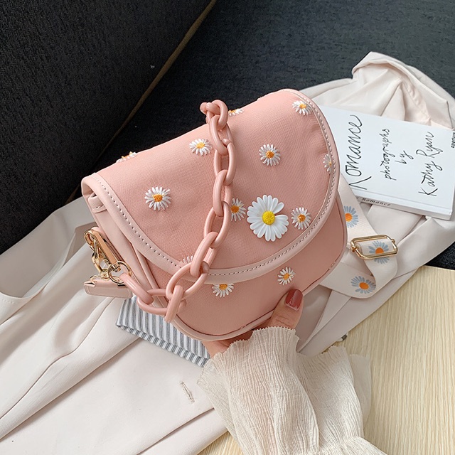 Túi hoa cúc phối dây xích đeo vai 797