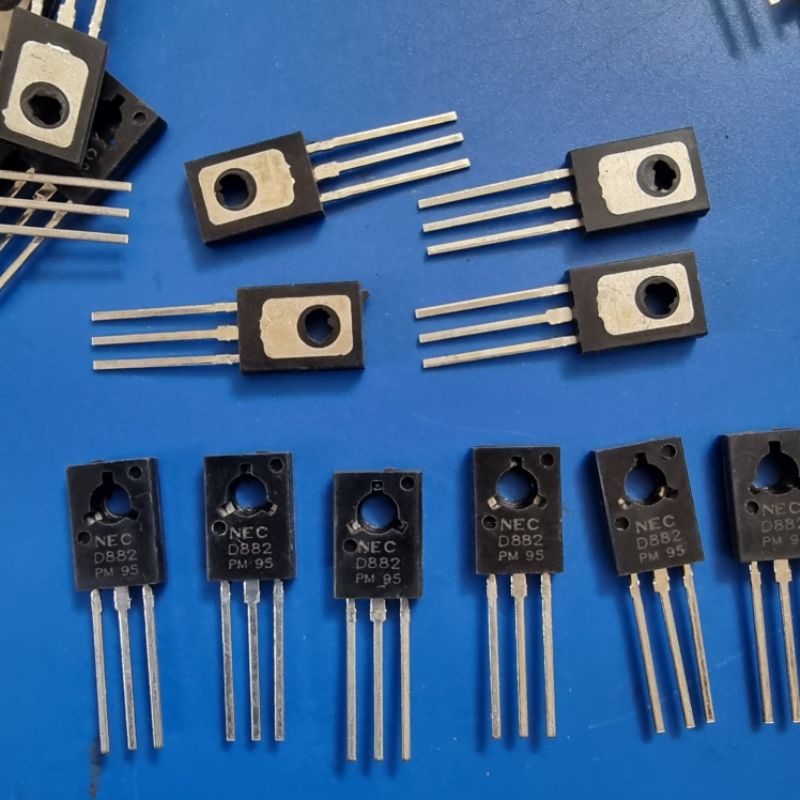 transistor D882 TO-126 30V 3A NPN ( mới và tháo máy)