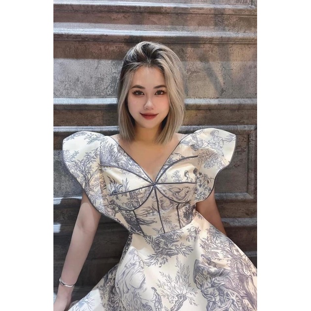 Đầm xoè cúp ngực tay cánh tiên,vải gấm