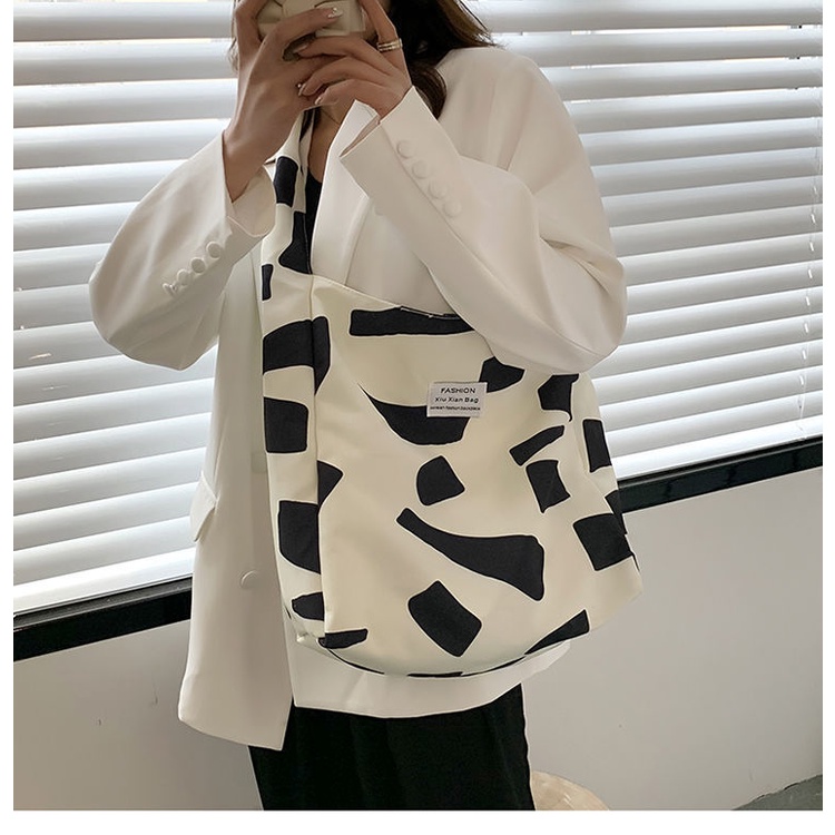 Túi Xách Đeo Chéo Một Bên Vai Dung Tích Lớn Cho Nữ