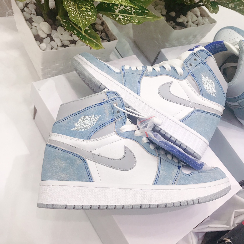 Giày 𝐉𝐨𝐫𝐝𝐚𝐧 1 🎀Free Ship🎀  Giày 𝐚𝐢𝐫 𝐉𝐨𝐫𝐝𝐚𝐧 hyper royal xanh nỉ cao cổ mới, Giày JD1 xanh loang nam nữ hot nhất 2021 | BigBuy360 - bigbuy360.vn
