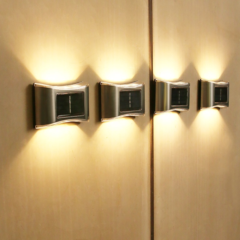 Đèn LED Gắn Tường Sử Dụng Năng Lượng Mặt Trời Chống Thấm Nước