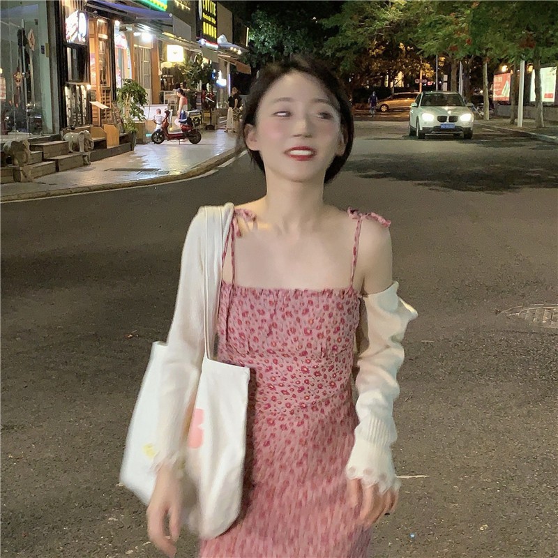(HÀNG SẴN) Váy hai dây hoa nhí màu hồng điệu đà Hàn Quốc dáng ngắn A-line+ Áo cardigan len dệt kim mỏng (NEW ARRIVALS)