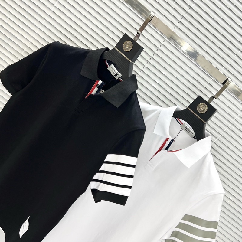 Áo Polo Thom Cotton Dập 4 Sọc Tay Thêu Vạch Xẻ Tà